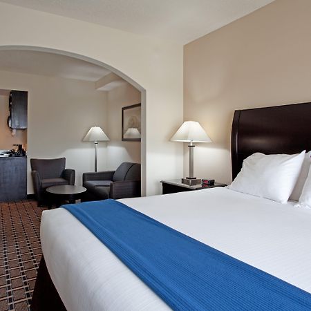 Holiday Inn Express Hotel & Suites Hope Mills-Fayetteville Airport, An Ihg Hotel Rom bilde