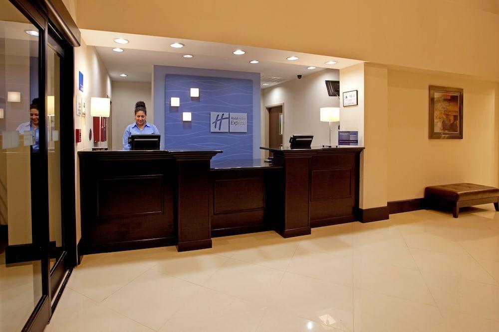 Holiday Inn Express Hotel & Suites Hope Mills-Fayetteville Airport, An Ihg Hotel Eksteriør bilde