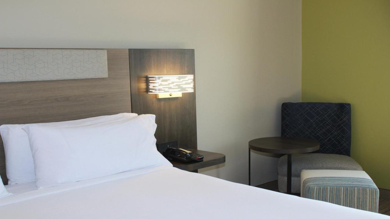 Holiday Inn Express Hotel & Suites Hope Mills-Fayetteville Airport, An Ihg Hotel Eksteriør bilde